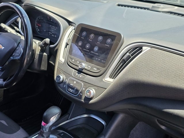 Vehicle image 20 of 40