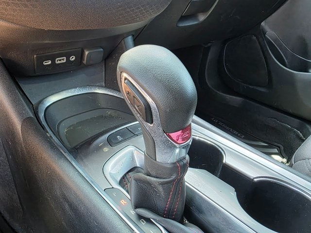 Vehicle image 27 of 40