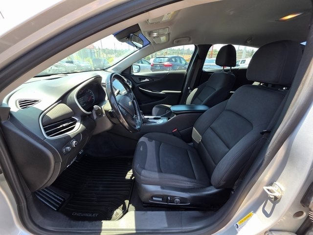 Vehicle image 15 of 40