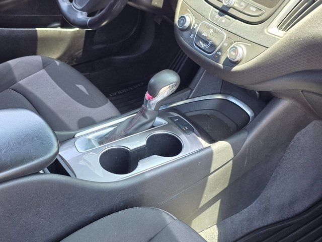 Vehicle image 26 of 40