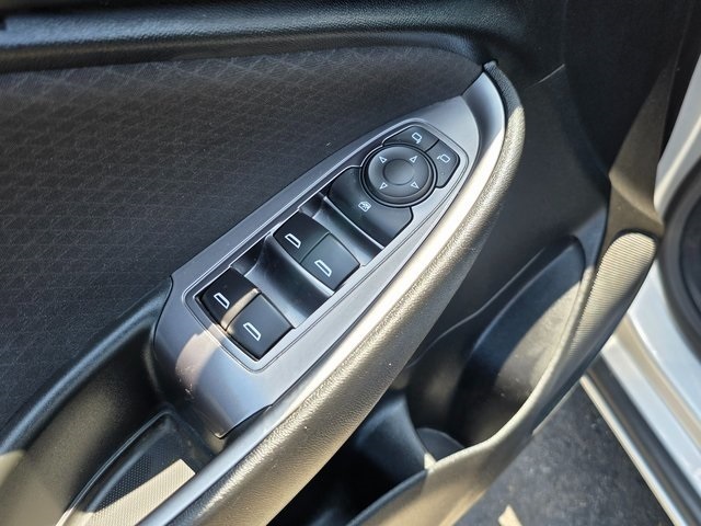 Vehicle image 39 of 40