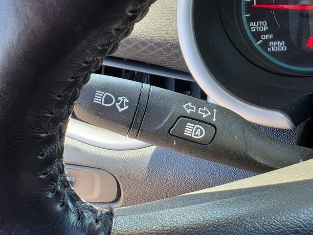 Vehicle image 36 of 40