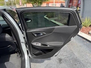 Vehicle image 31 of 41