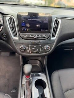 Vehicle image 27 of 41