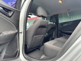 Vehicle image 21 of 41