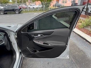 Vehicle image 32 of 41