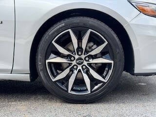 Vehicle image 17 of 41