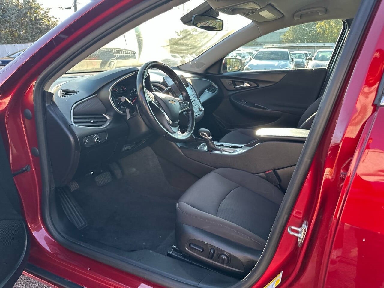 Vehicle image 19 of 40