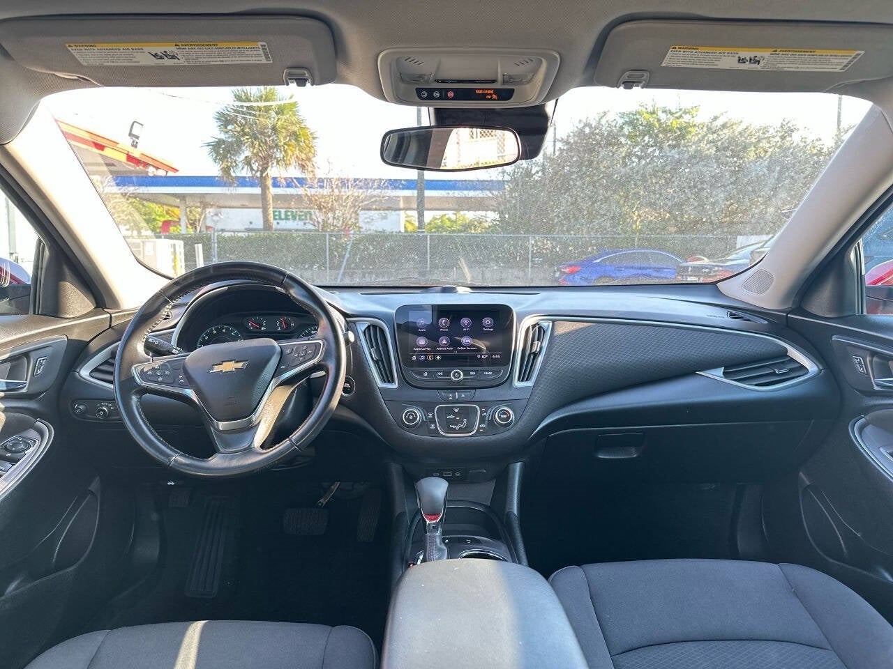 Vehicle image 17 of 40
