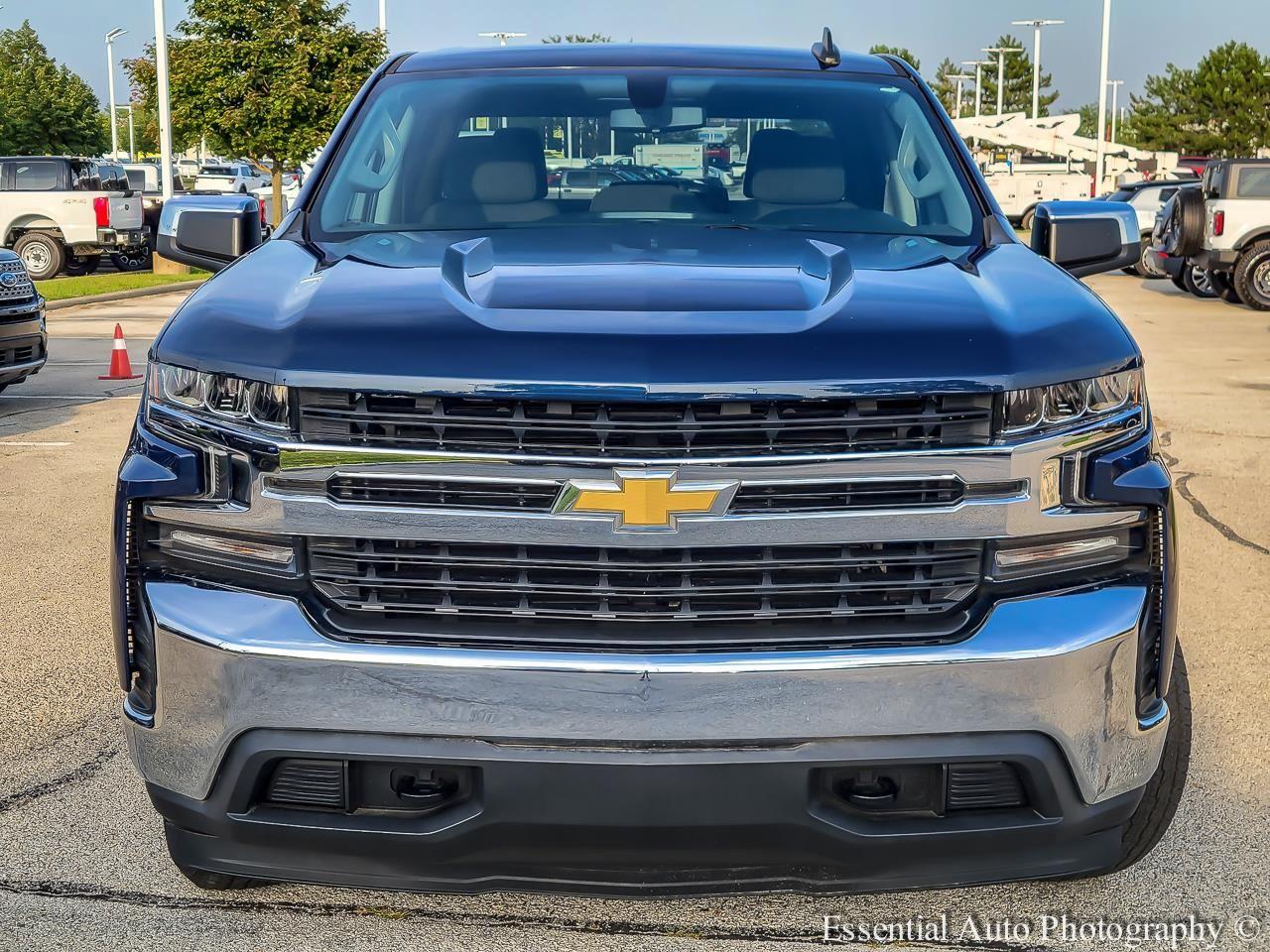 2021 Chevrolet Silverado 1500 LT Image 2 of 36