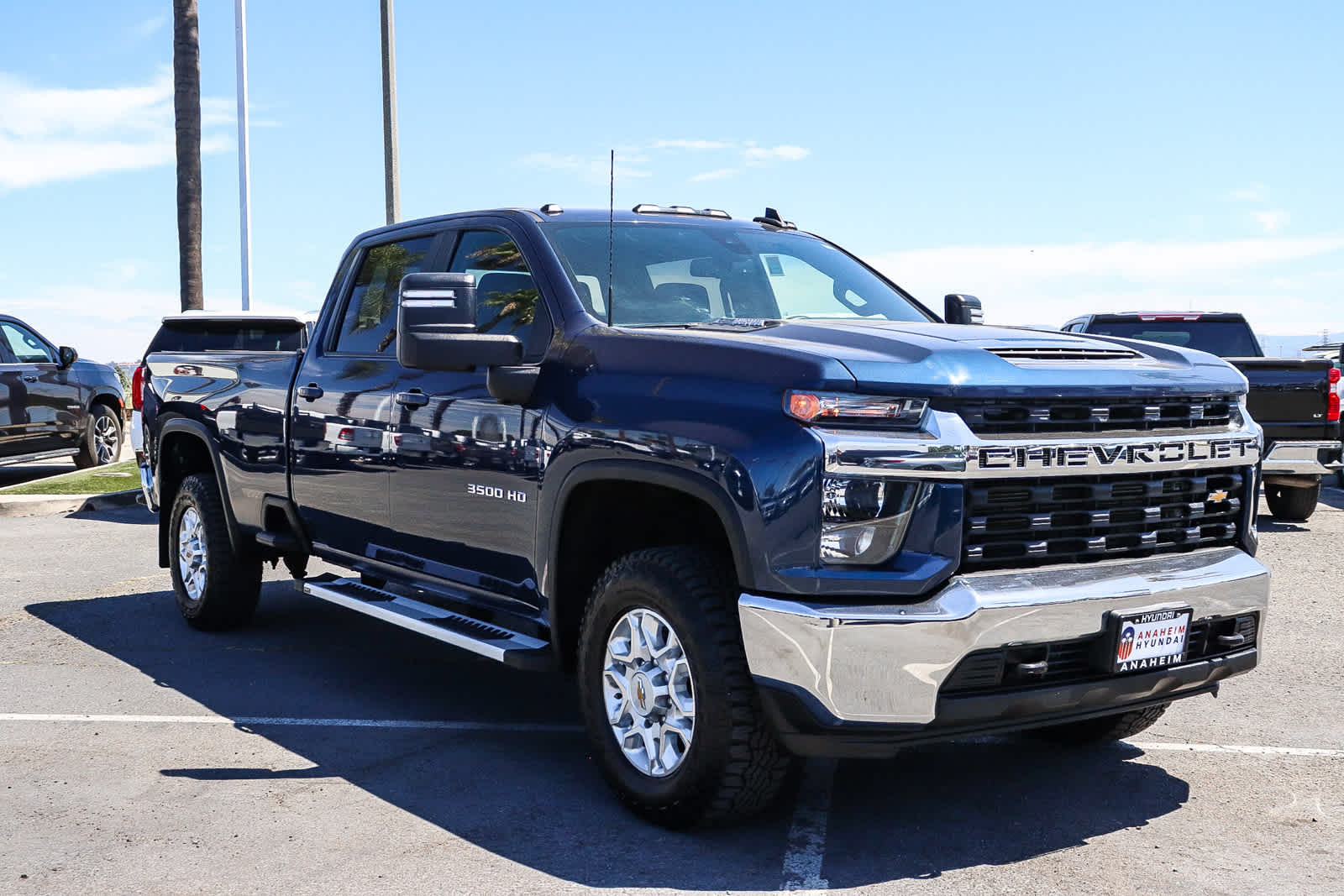 2021 Chevrolet Silverado 3500HD LT Image 2 of 41