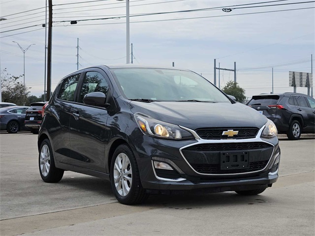 2021 Chevrolet Spark 1LT Image 2 of 32