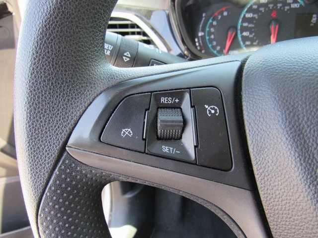 Vehicle image 27 of 40
