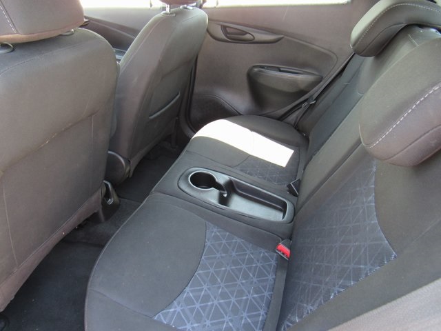 Vehicle image 19 of 40