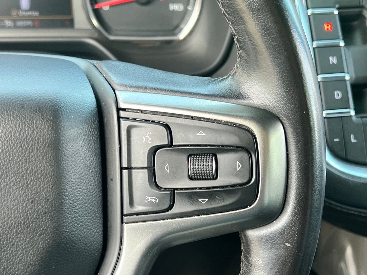 Vehicle image 29 of 33