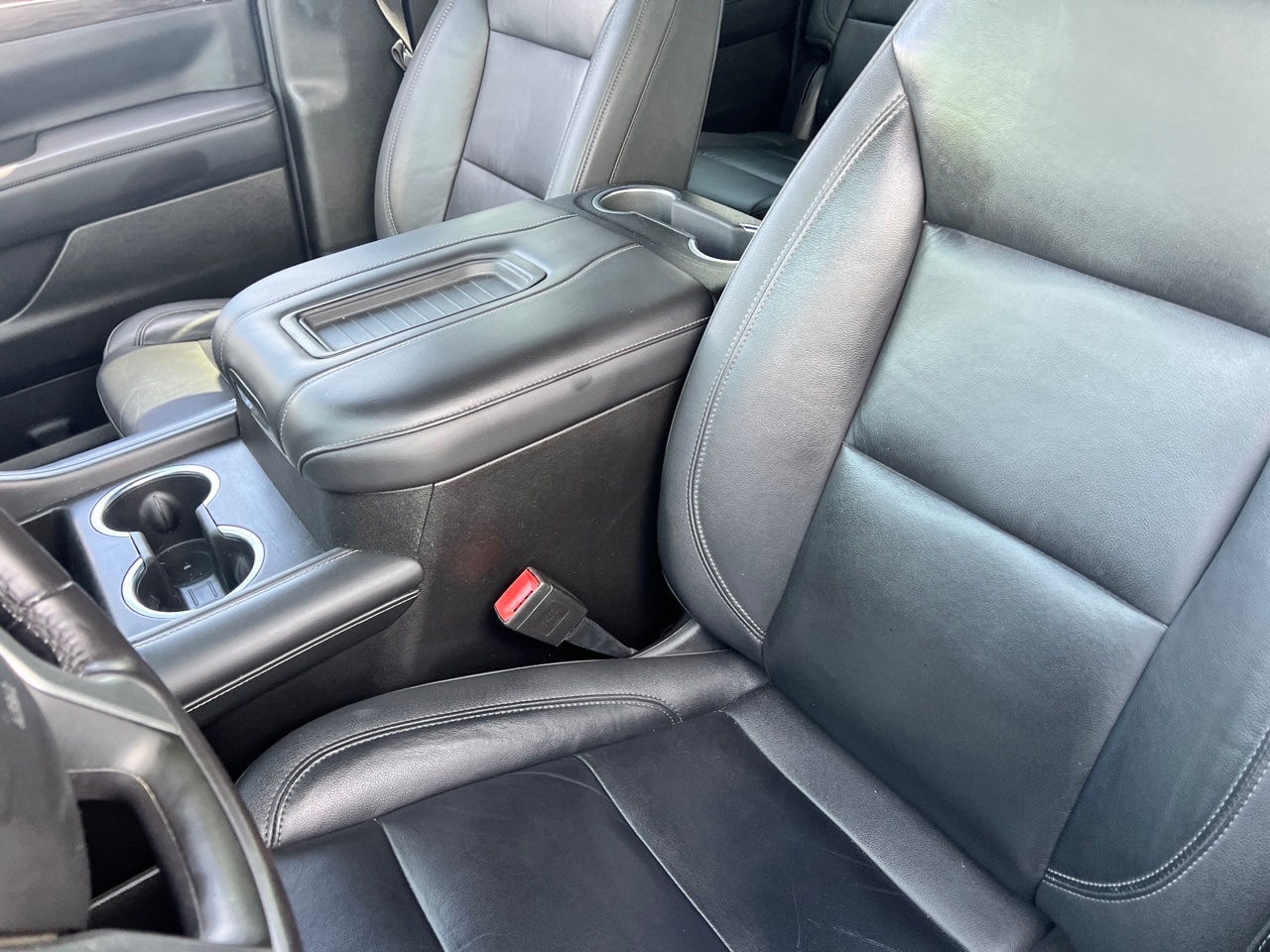 Vehicle image 16 of 33