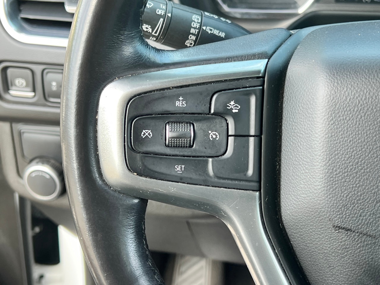 Vehicle image 32 of 33
