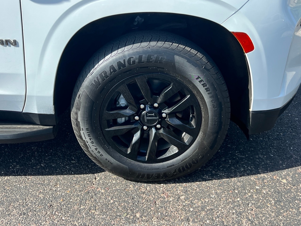 Vehicle image 10 of 33