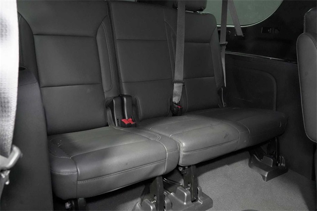 Vehicle image 12 of 32