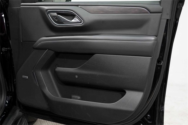 Vehicle image 21 of 32