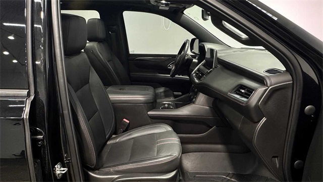 Vehicle image 10 of 34
