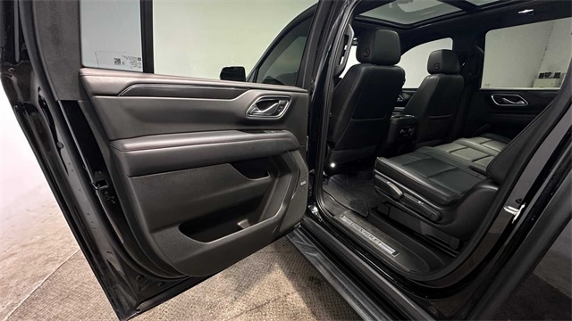 Vehicle image 13 of 34