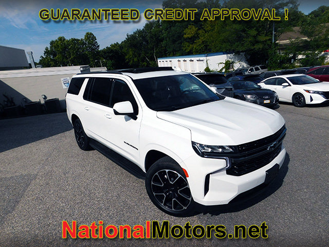 2021 Chevrolet Suburban RST Image 3 of 32