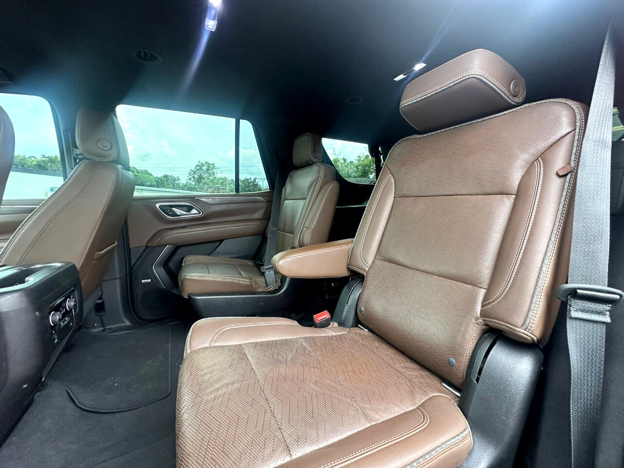 2021 Chevrolet Tahoe High Country Image 9 of 17