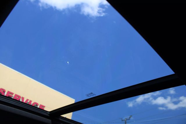Vehicle image 28 of 55