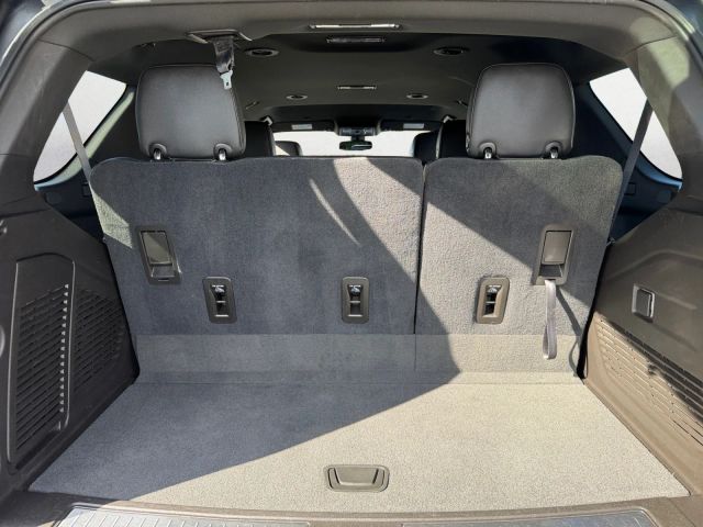 2021 Chevrolet Tahoe Z71 Image 11 of 35