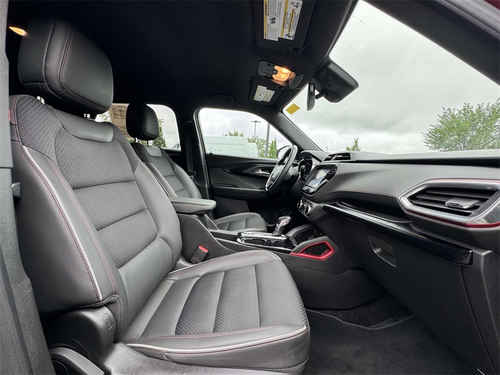 Vehicle image 12 of 30