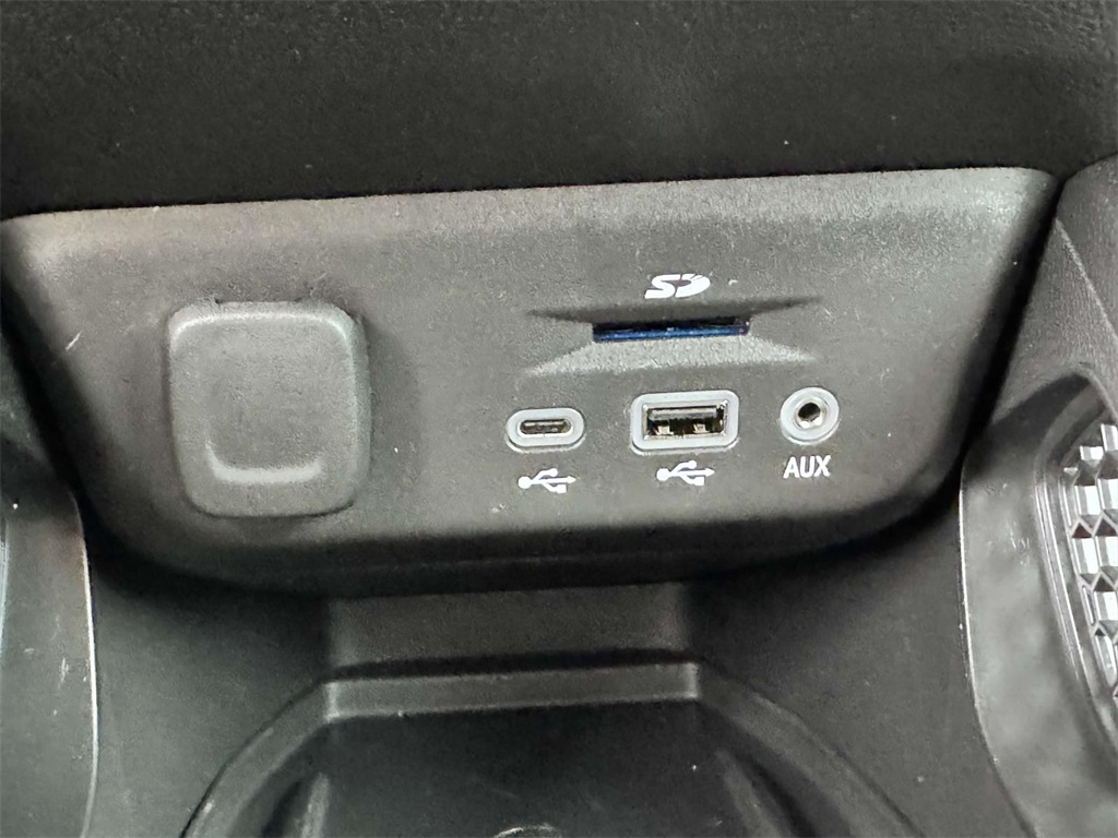 Vehicle image 24 of 30