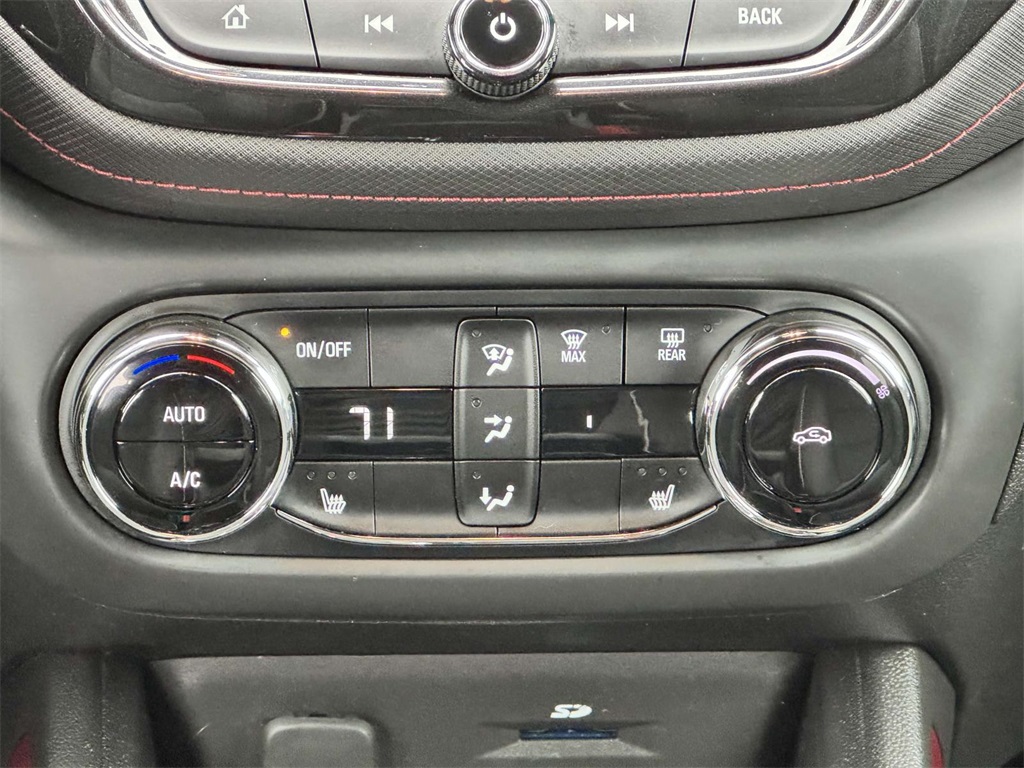 Vehicle image 21 of 30