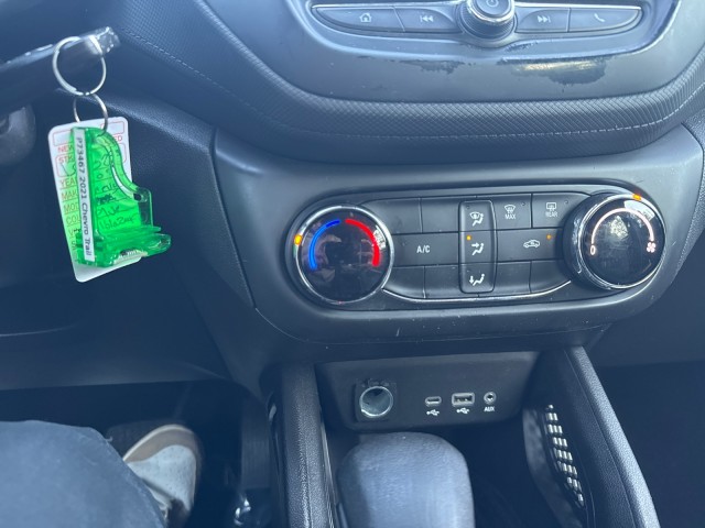 Vehicle image 17 of 20