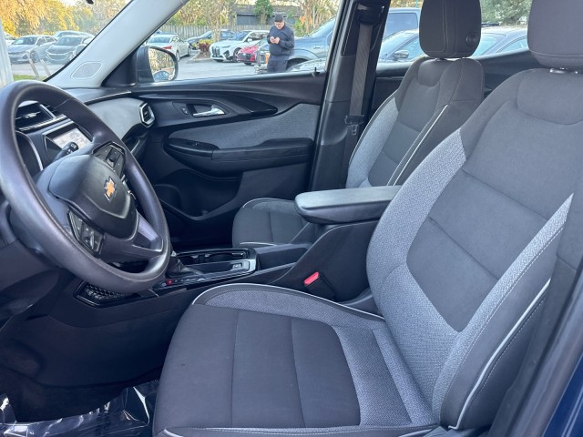 Vehicle image 10 of 20