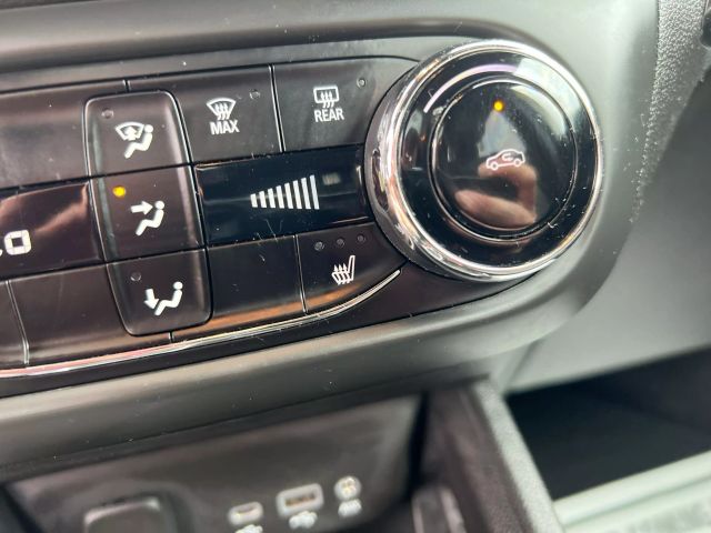 Vehicle image 24 of 29