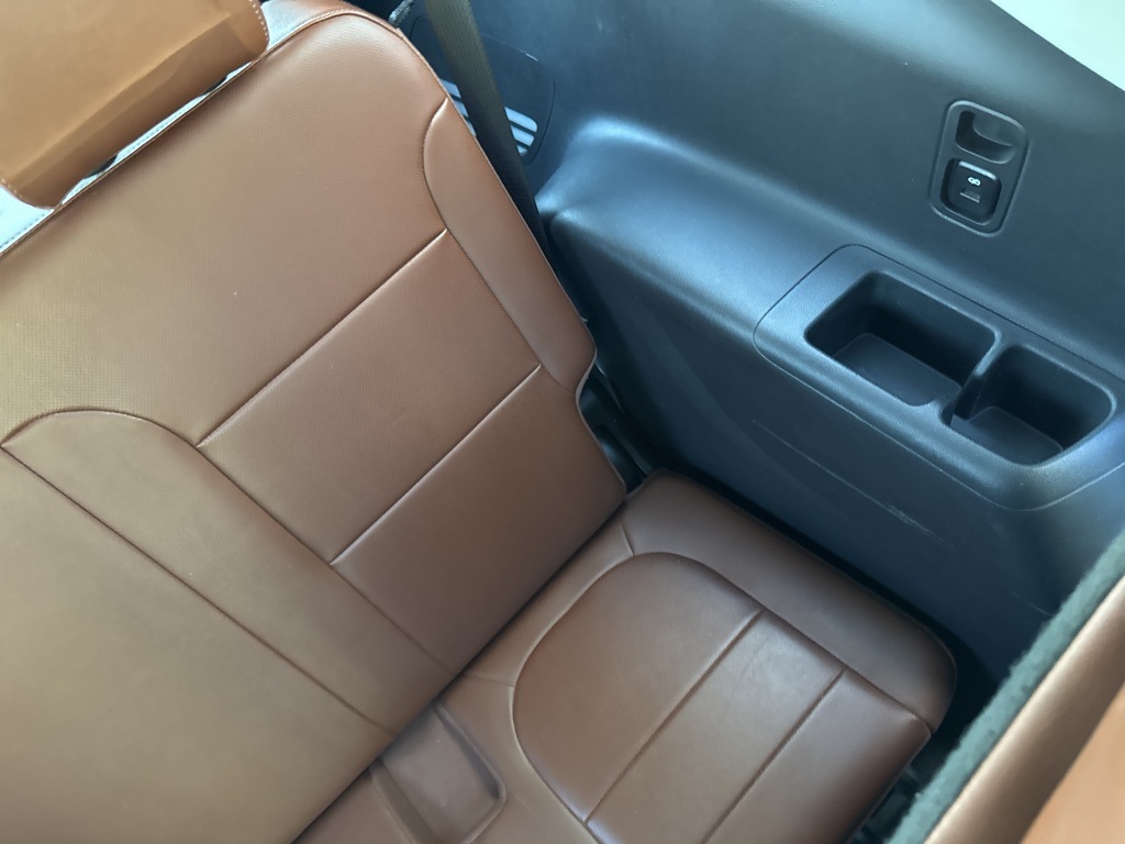 Vehicle image 41 of 42