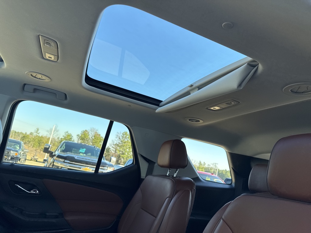Vehicle image 37 of 42