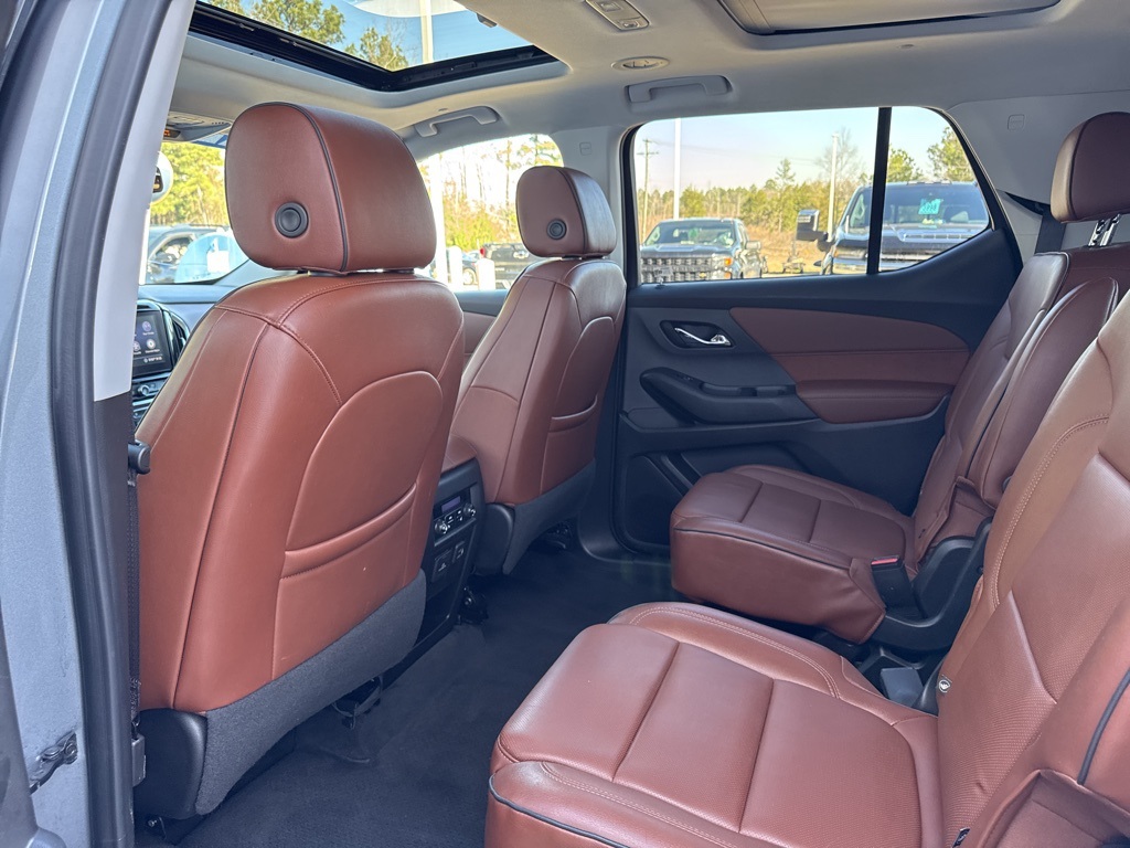 Vehicle image 36 of 42