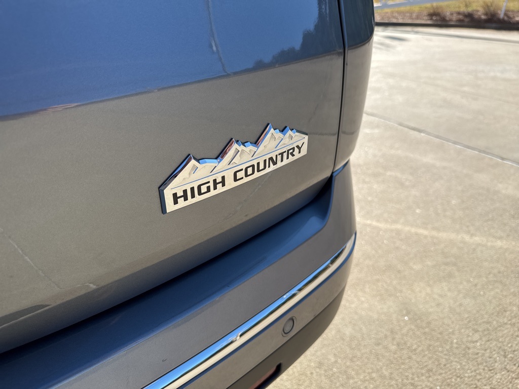 Vehicle image 9 of 42