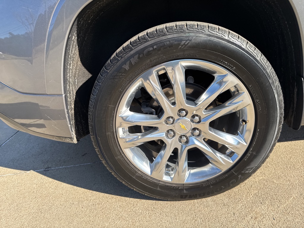 Vehicle image 15 of 42