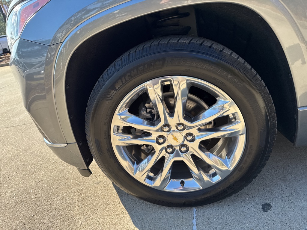 Vehicle image 14 of 42