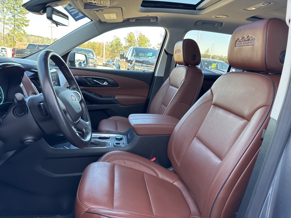 Vehicle image 18 of 42