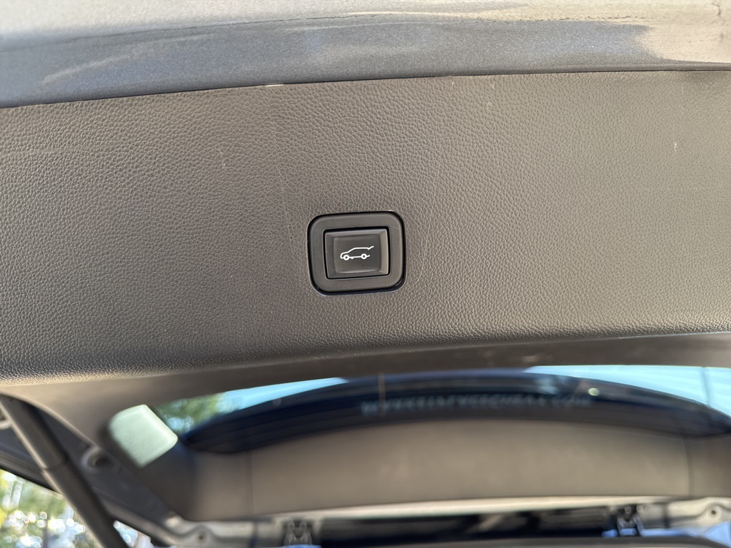 Vehicle image 13 of 42