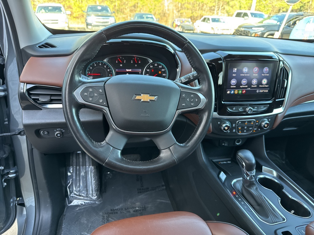 Vehicle image 25 of 42