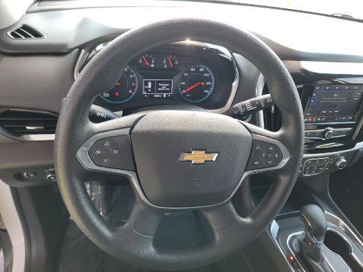 Vehicle image 8 of 9