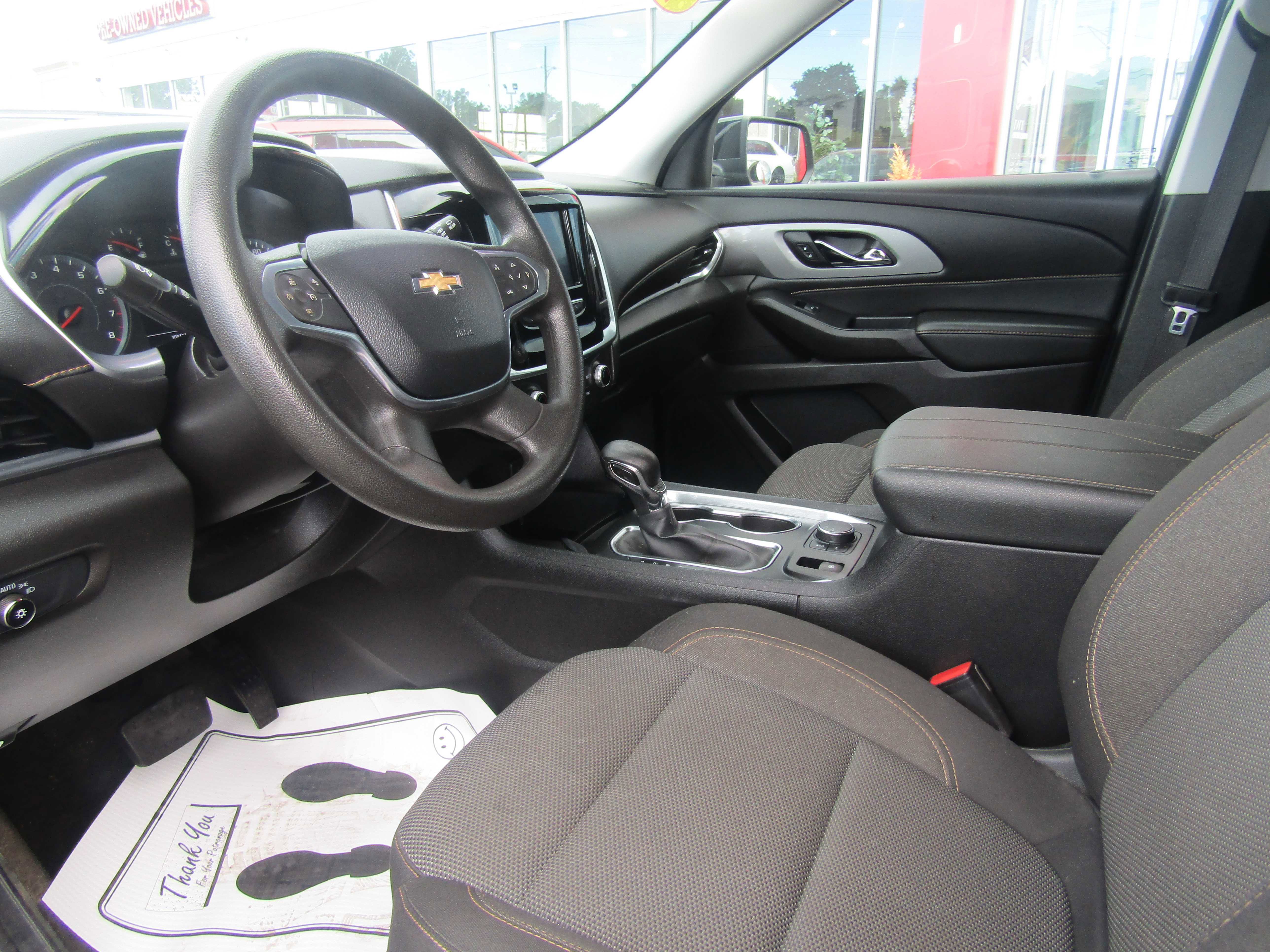 2021 Chevrolet Traverse LS Image 10 of 19