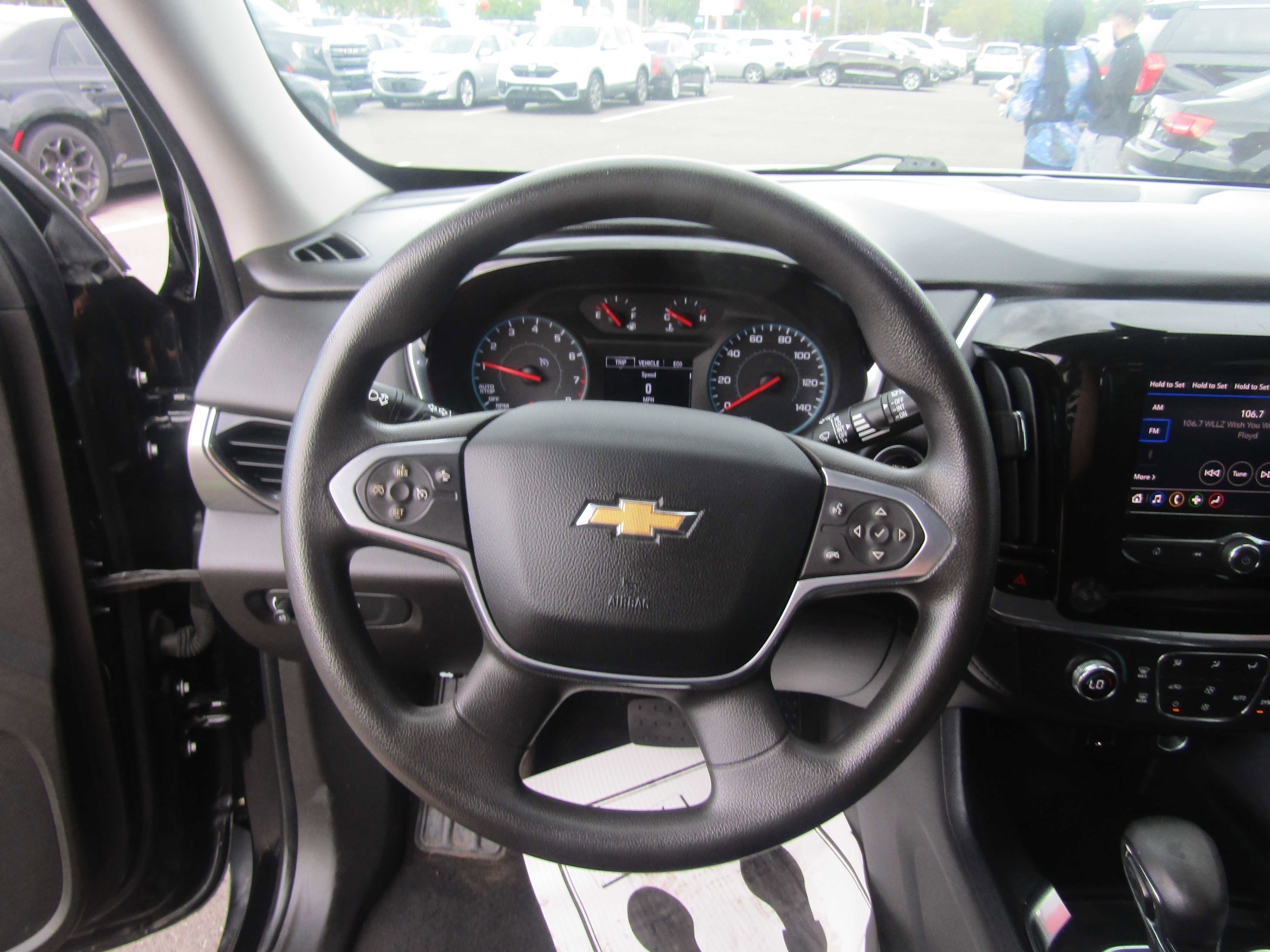 2021 Chevrolet Traverse LS Image 12 of 19