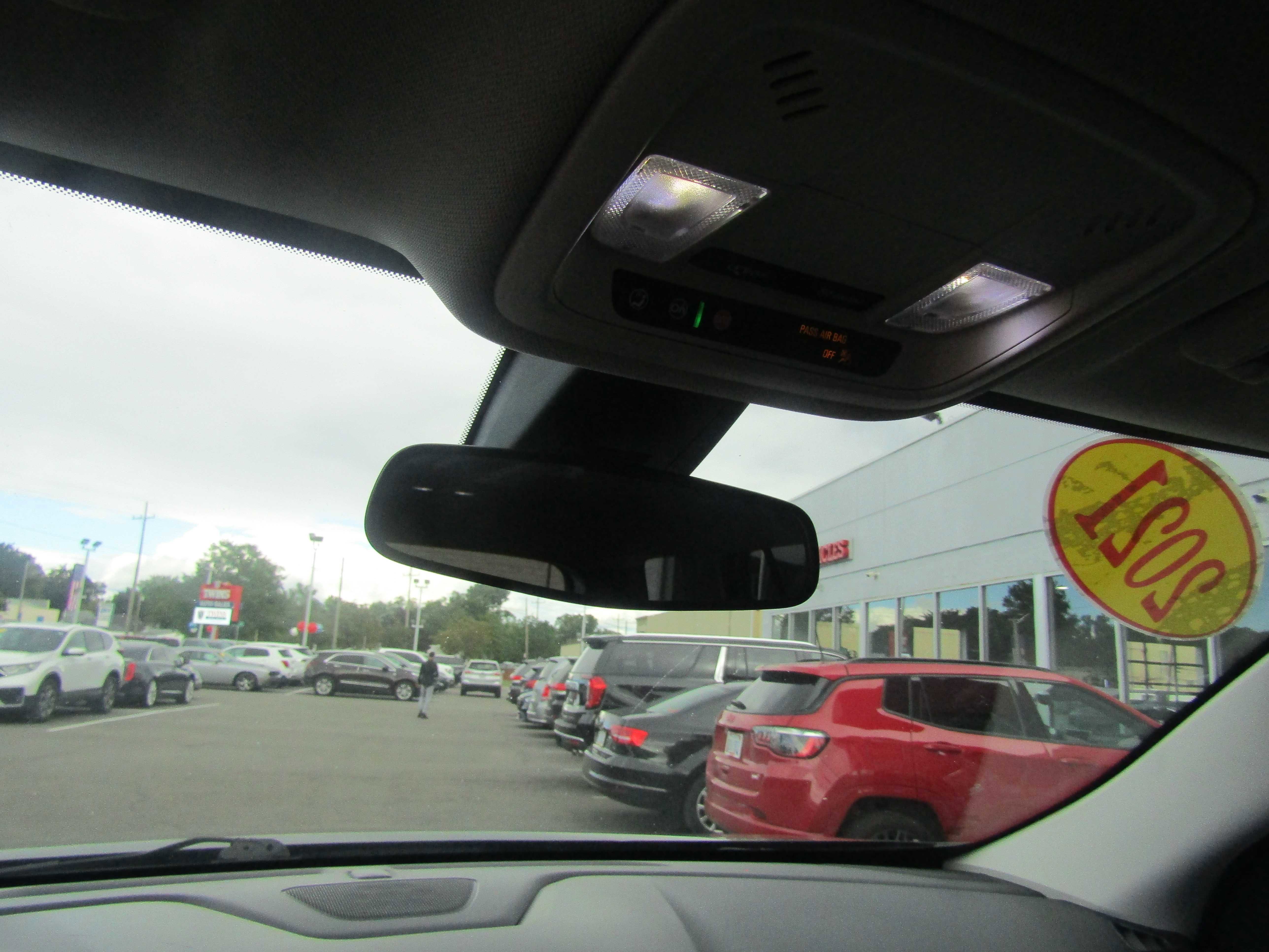 2021 Chevrolet Traverse LS Image 11 of 19