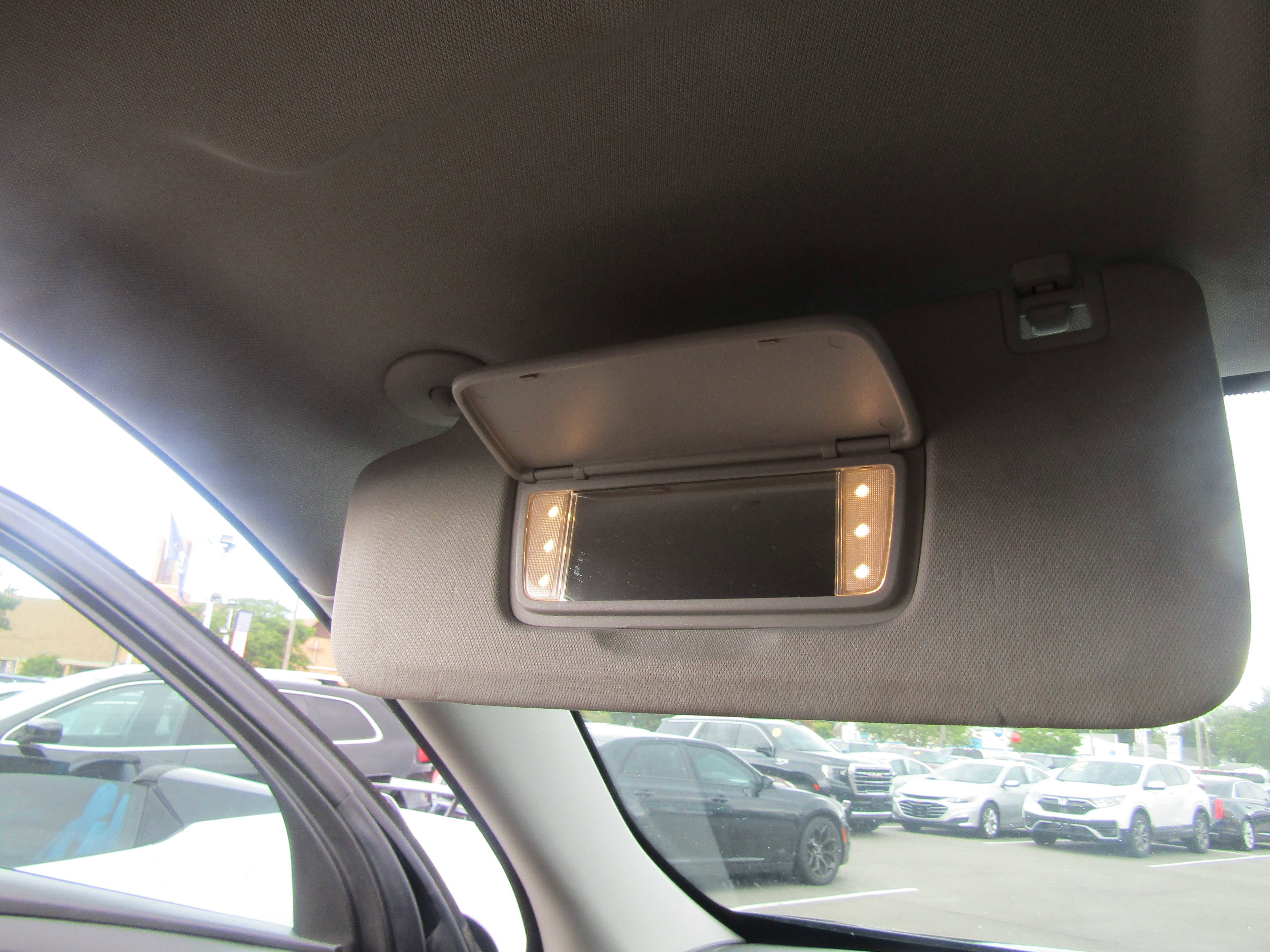 2021 Chevrolet Traverse LS Image 17 of 19